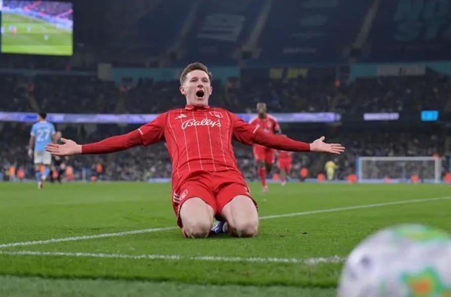 世界杯官方客户端下载-英超争冠再起波澜！保级队化身冠军判官，从曼城手中抢走关键一分